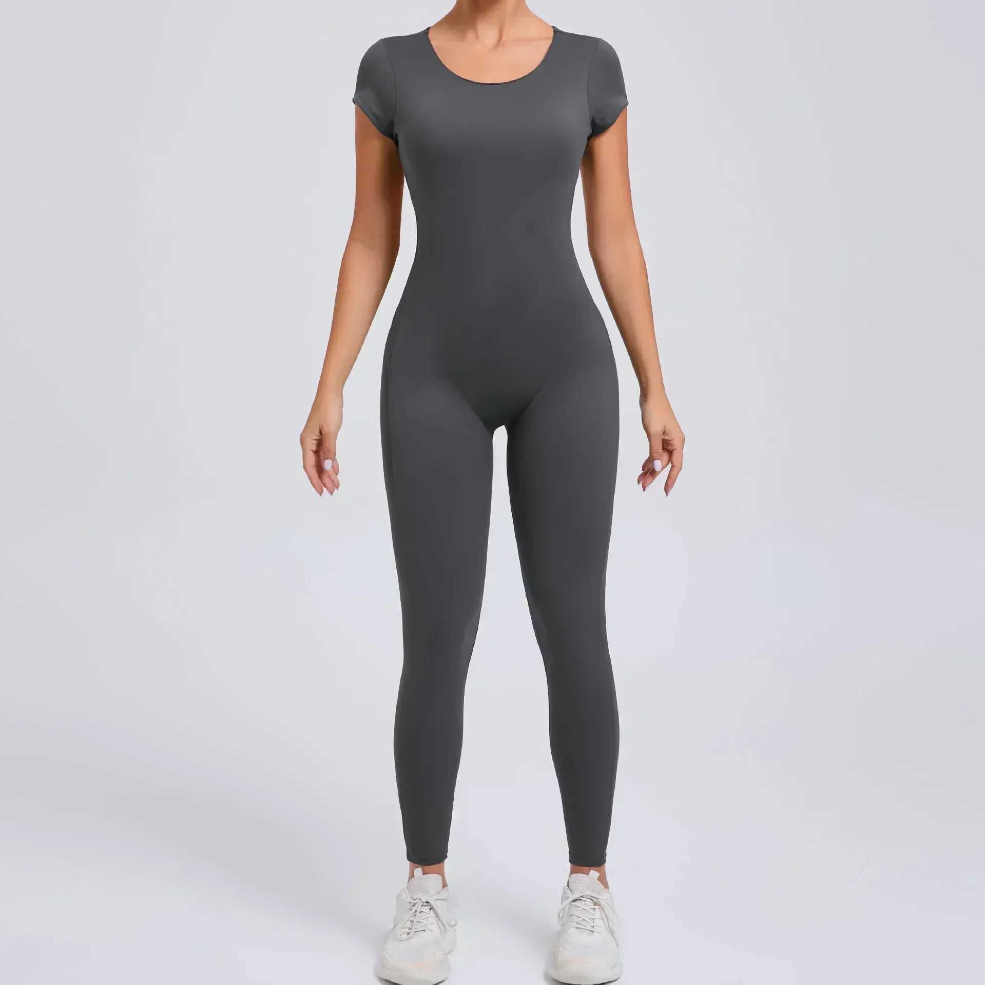 Seamless yoga jumpsuit for exercise and fitness hip lifting short sleeved backless integrated fitness leg track and field W250326