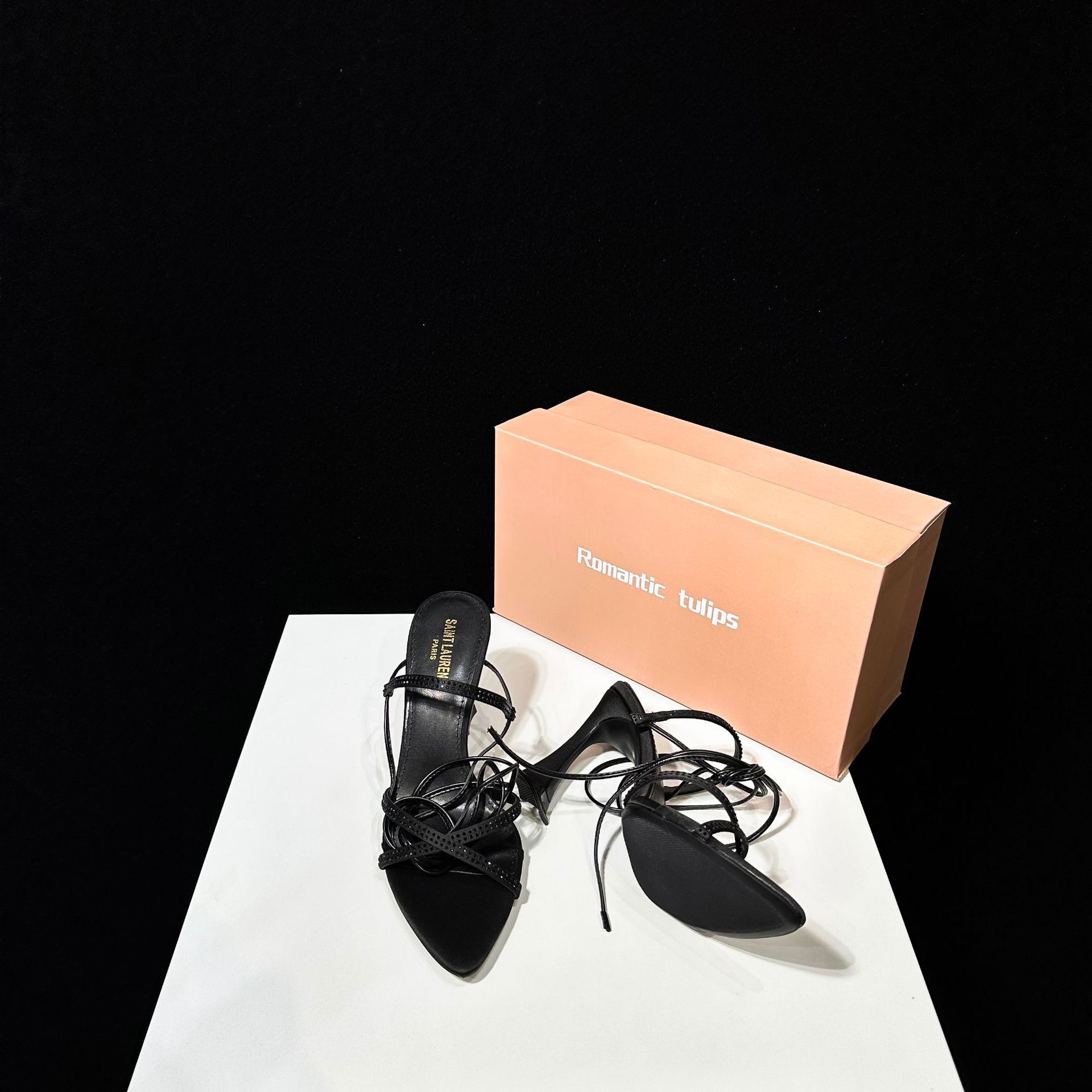 Sharp pointed black diamond sexy style high heels for women in the summer of 2025, cross thin strap open toe high-heeled sandals
