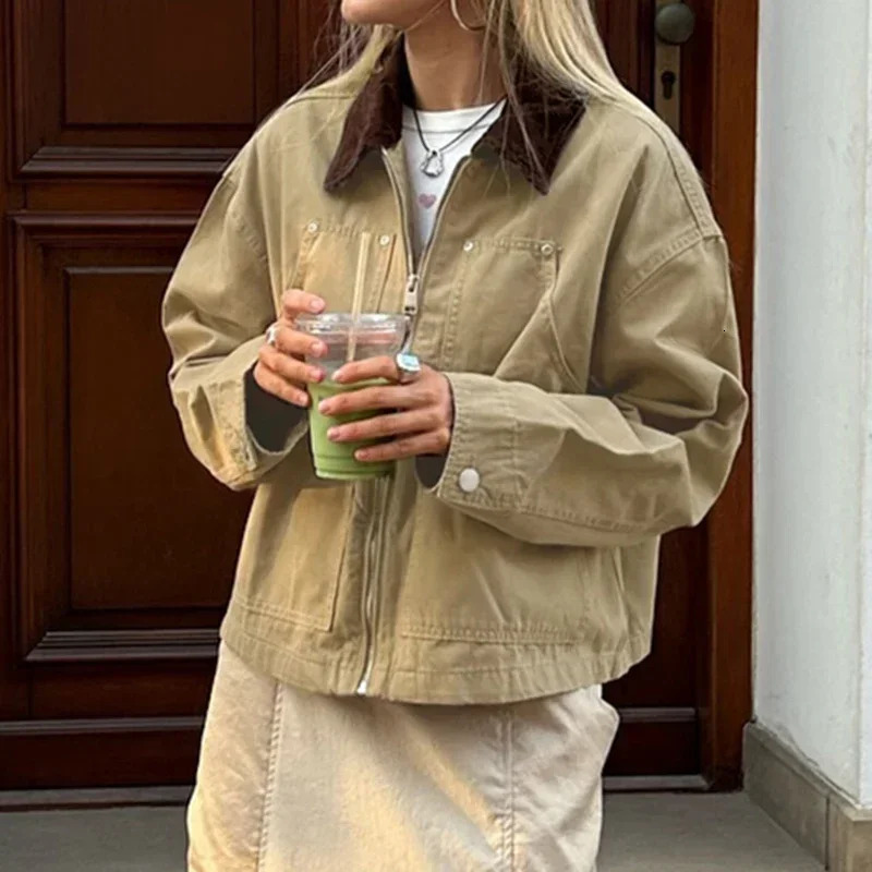 Vintage large pocket cargo jacket for women Contrast colored lapel zipper cardigan loose fitting streetwear fashionable casual jacket 250321