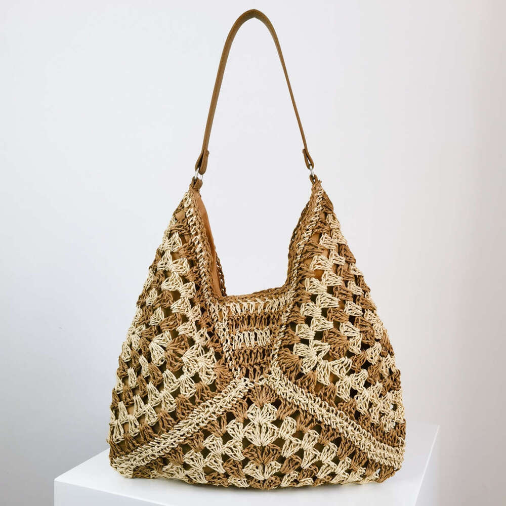 9f 2023 New Handmade Grass Woven Hollow Square Flower Large Triangle Contrast Knitted Shoulder Bag