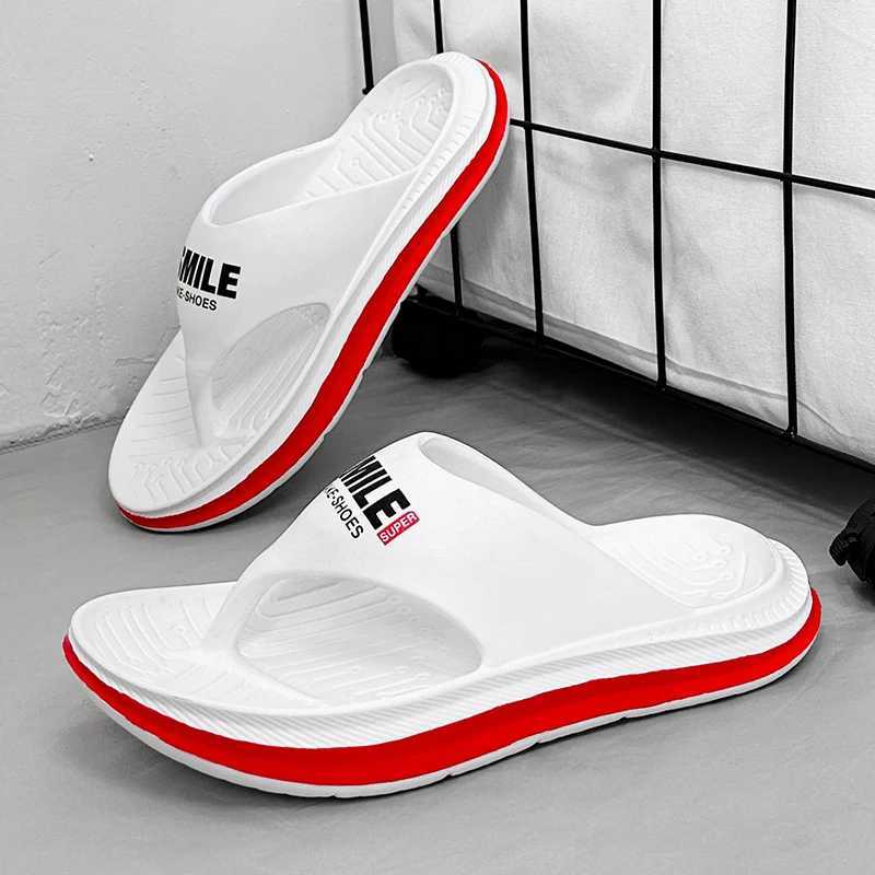 Summer mens flip up thick soled N-slip mens sandals outdoor casual shoes light and comfortable beach shoes new mens slippersXJ250326