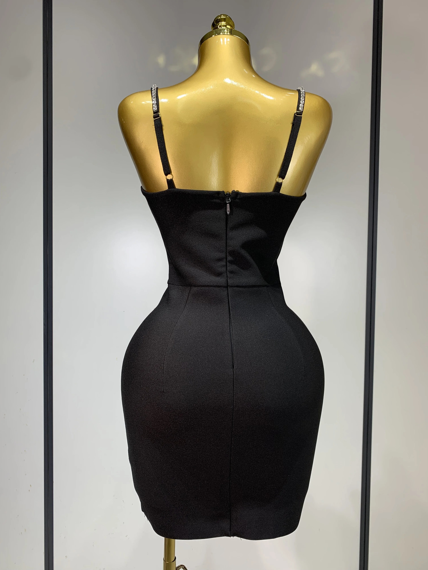 Womens Celebrity Sexy V-neck Beaded Black Mini Body Bandage Dress Knitted Elegant Nightclub Party Dress 250322