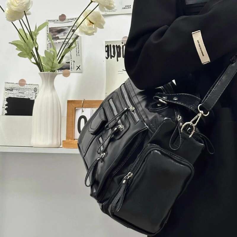 Punk Vintage Men Women All Match Casual Shoulder Bags Design Fashion Trendy Handbags Streetwear Ins Zipper Underarm Bag