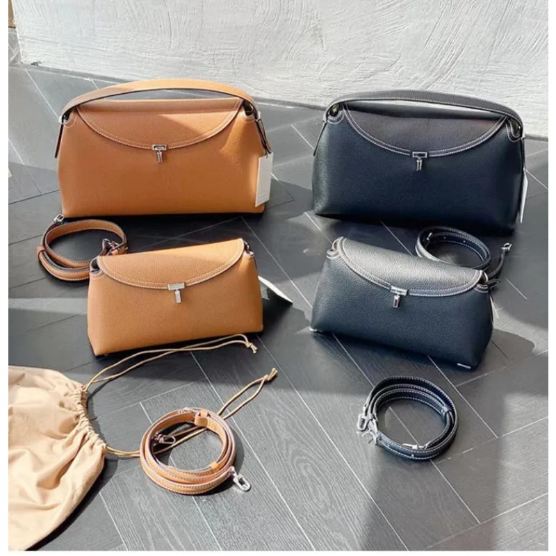 Designer Shoulder Bag and Crossbody Messenger Style Elegant Cloud Clutch Crafted from Premium Cowhide Leather