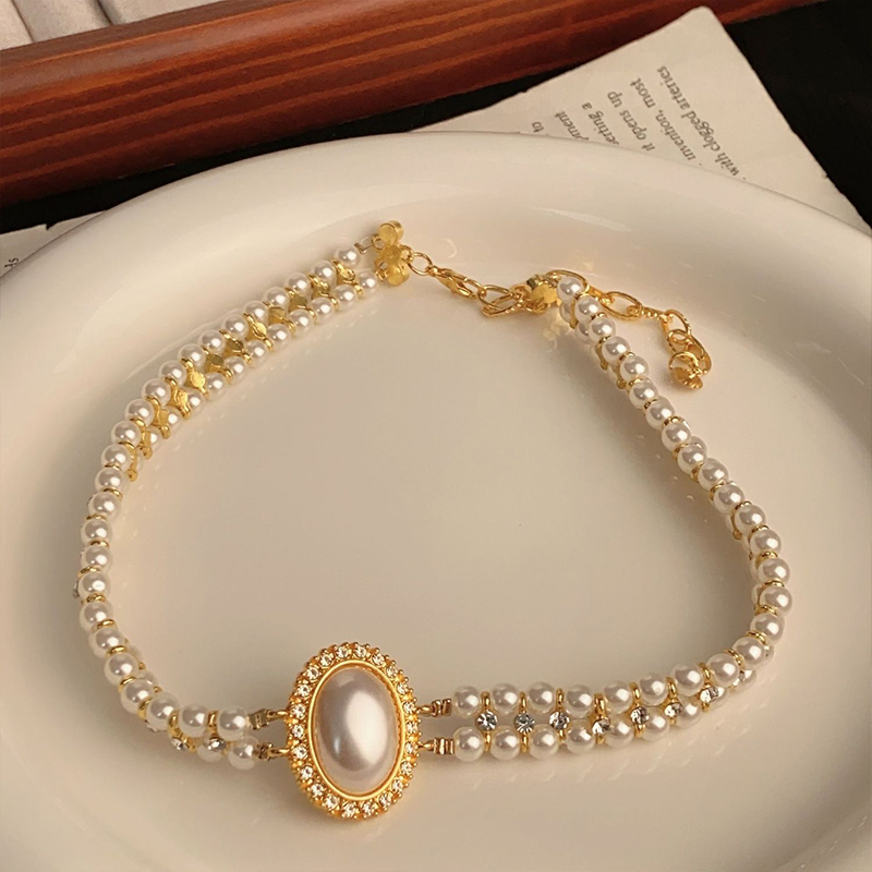 Elegant Pearl Necklace for Women - High-End Luxury Accessory