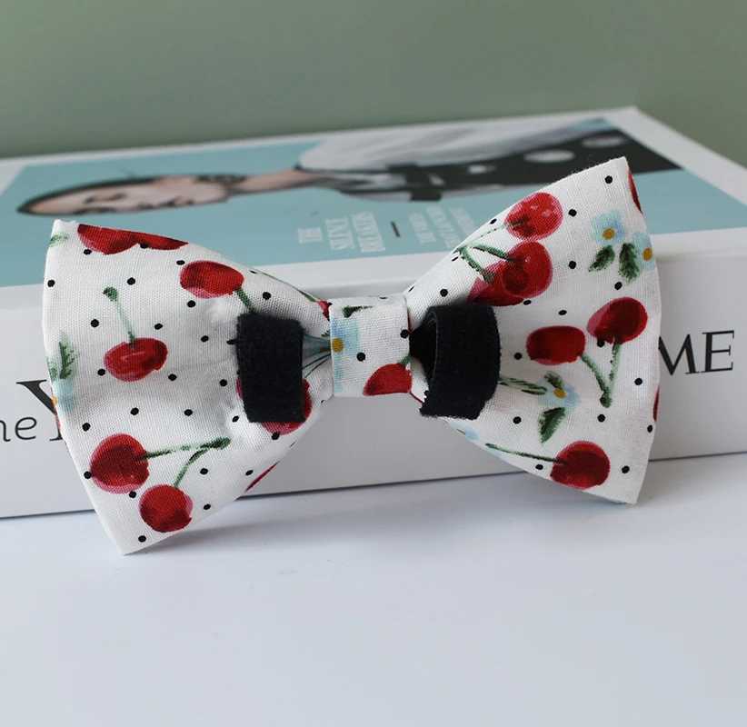 Free carved dog collar and belt set suitable for medium-sized and large pet necklaces with bows fruit printing pet supplies Christmas gifts X250326