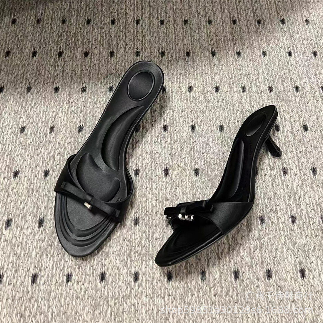 High version Spring/Summer letter rhinestone bow satin sandals with exposed toe strap, high heels, slim heels
