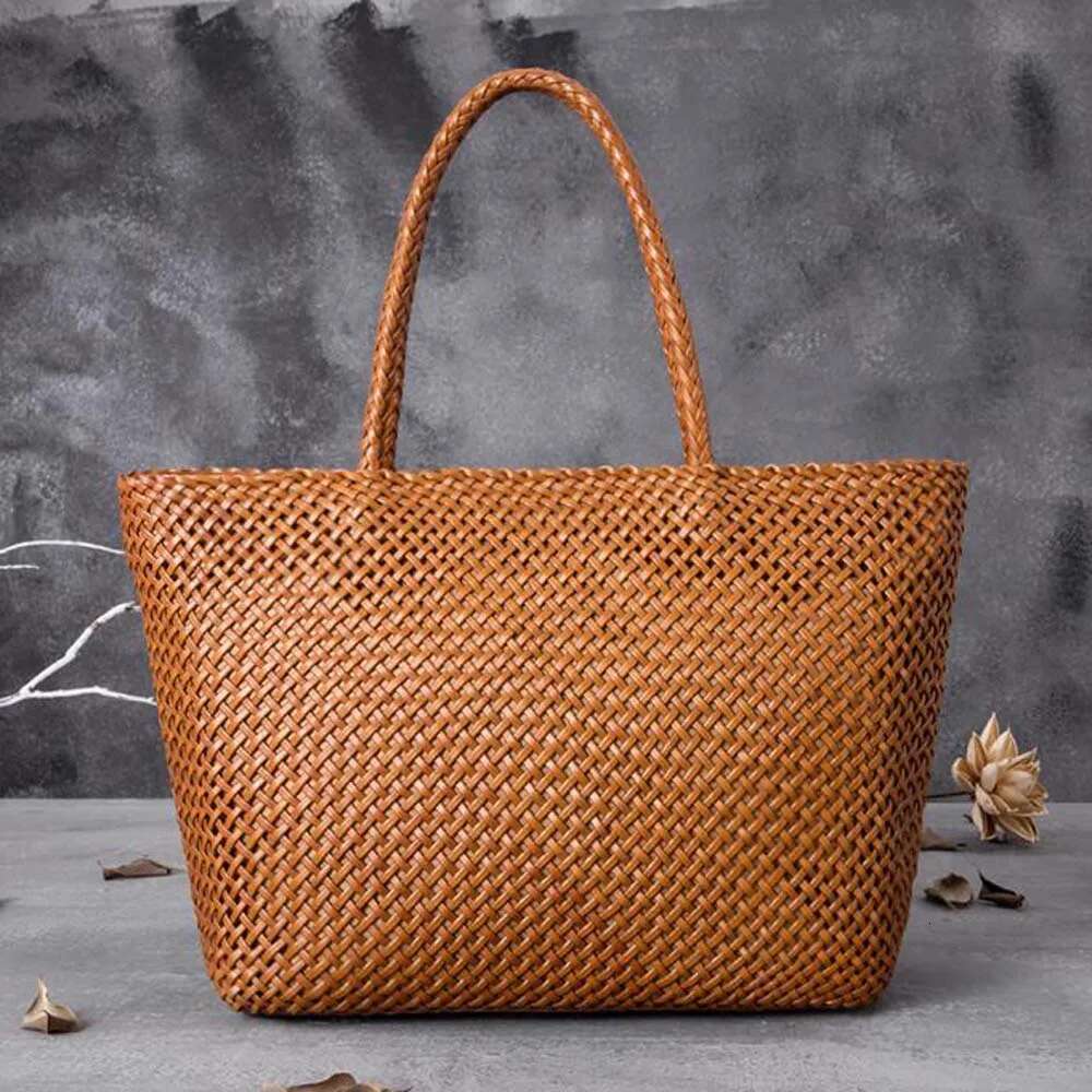 Women's Bags Women Leather Handbag Romantic Handmade Woven Totes Female Cowhide Big Holiday Bucket Bag Causal Beach Shoulder Handbags