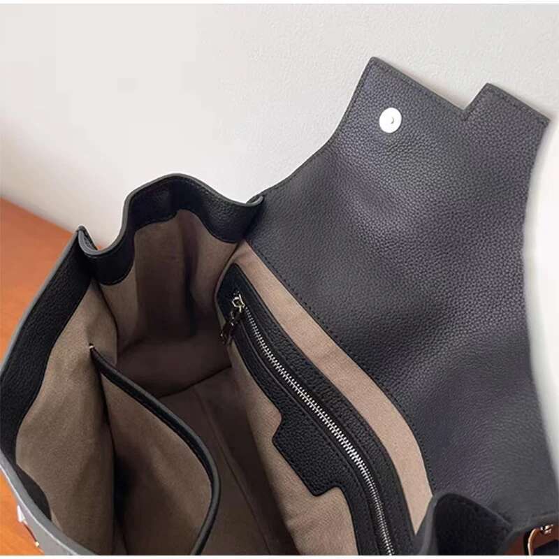 Designer Soft Genuine Leather Handbag For Women 2025 High-End Sier Buckle Shoulder Simple Style Large Capacity Ladies Bag