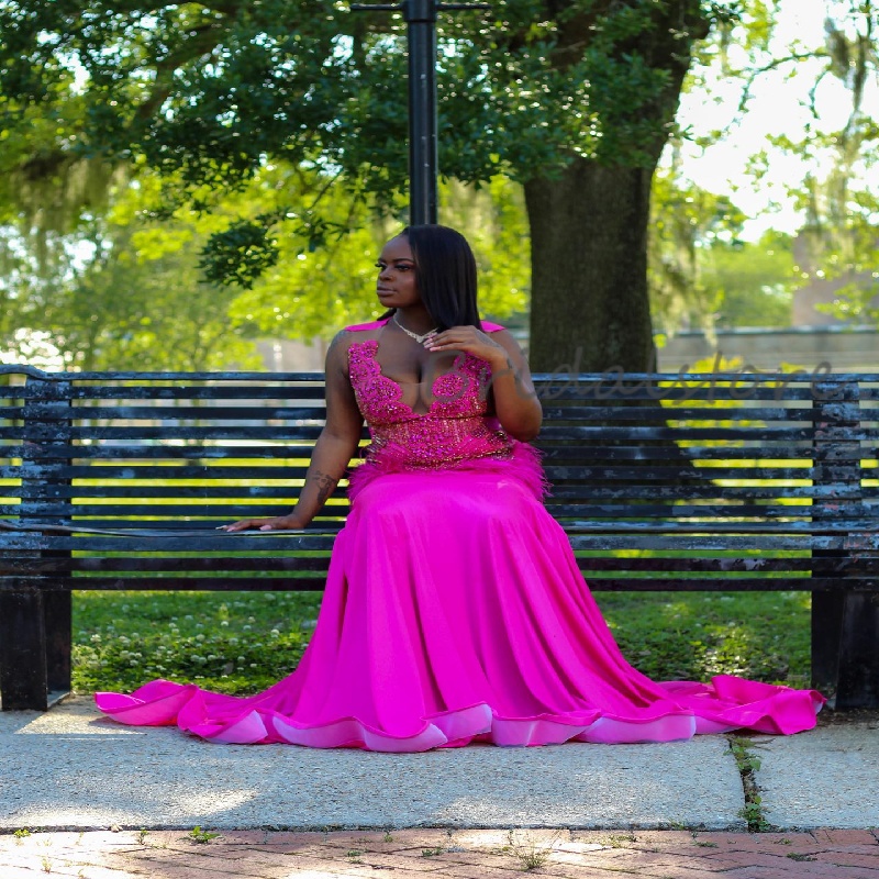 Elegant Hot Pink Prom Dress With Feather Glamorous Mermaid Rhinestone Evening Dress Plus Size Formal Fifteen Birthday Dress 2025 Black Girls Bespoke O