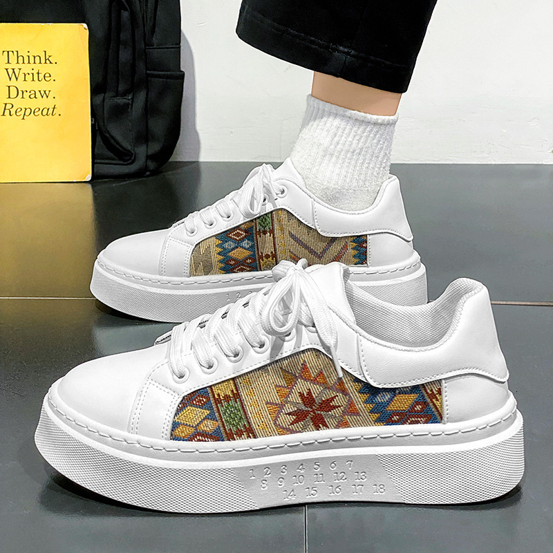2025S New Trend Designer Men S New Spring Niche Trend Casual Board For Teenagers With Thick Leather Surface High Sole Bread And Trendy Shoes