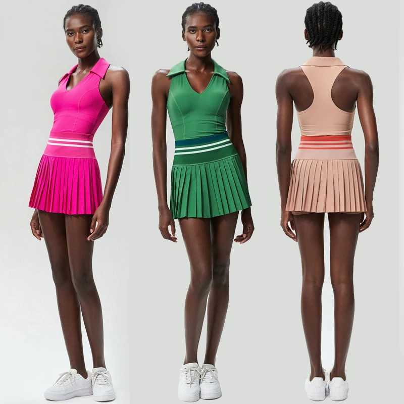 Womens two-piece yoga set solid color gym top-level tennis and skiing sportswear breathable quick drying sportswear W250326