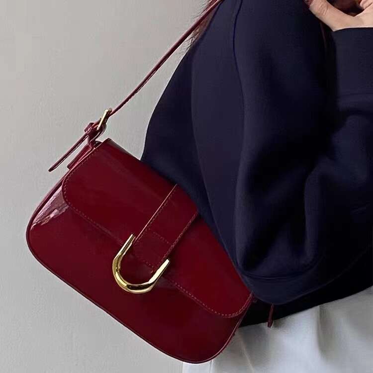 Wine Red for Women 2024 New Handheld Underarm Premium and Versatile Cross Shoulder Bag, French Niche Bag