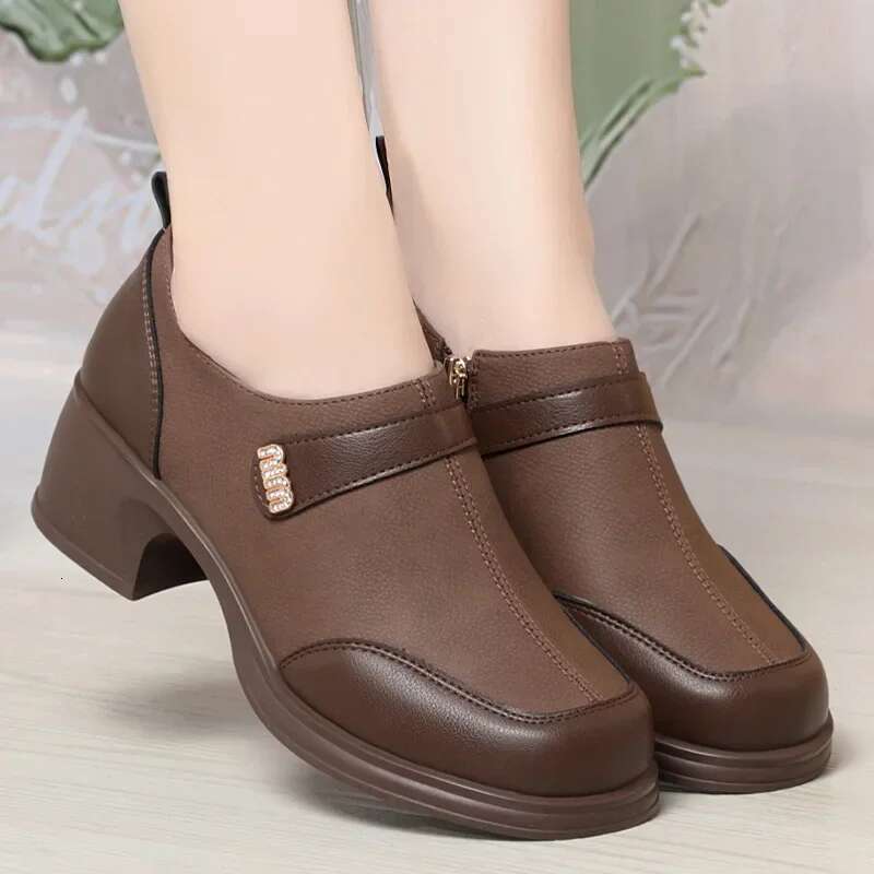 2025 Summer New Soft Smooth Women's Retro Dress Designer Fashionable Thick High Heels Thick Bottom Retro Brown Daily Shoes