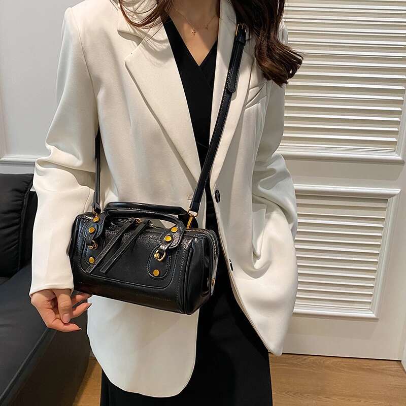 Retro Leather Handbag And Purse Top Branded Shoulder For Women Designer Rivet Motorcycle Ladies PU Messenger Bag Small