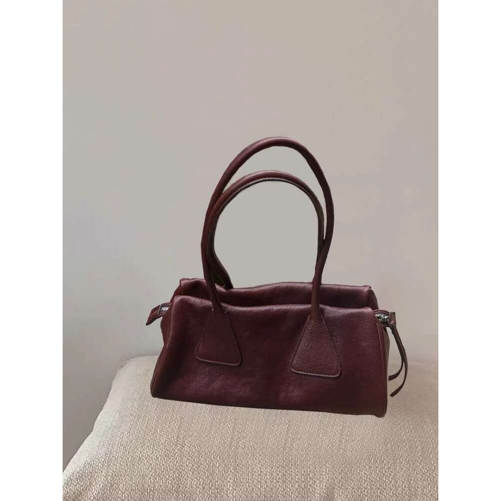 Women's Bags Underarm Stick Bag for Women New Edition, niche designer style, fashionable and simple commuting bowling bag
