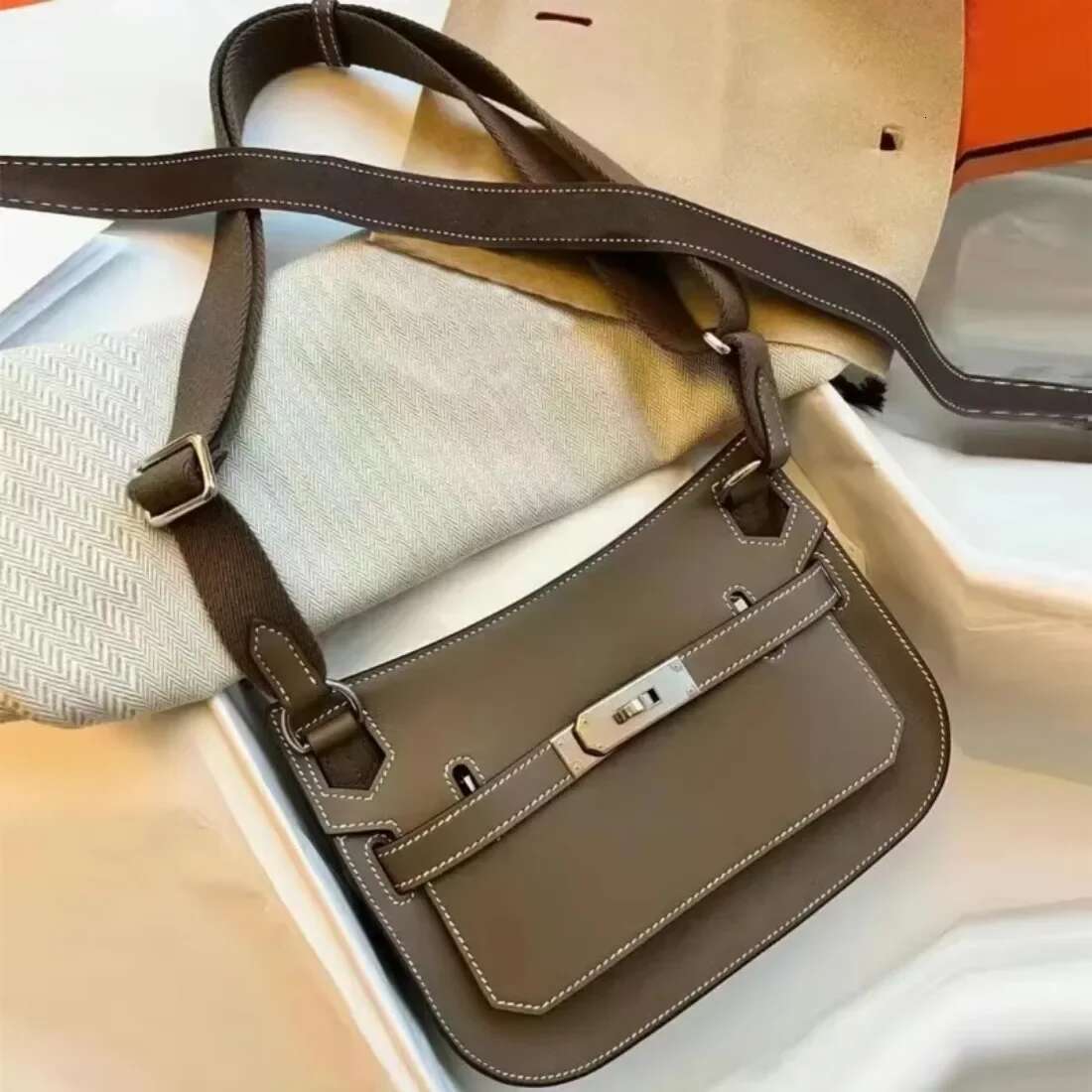 2024 New Women's Mini Crossbody Genuine Cow Leather Underarm Bag High-End Feel Single Shoulder Soft