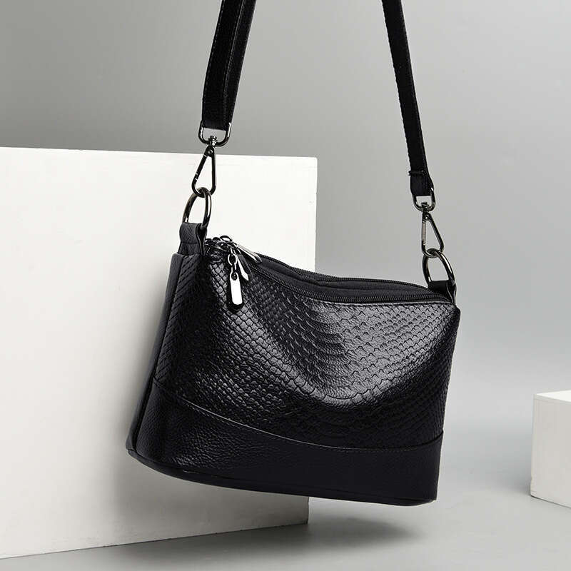b8 Middle aged and elderly mother's 2023 new trend crocodile pattern single crossbody women's multi-layer soft leather bag, shoulder bag