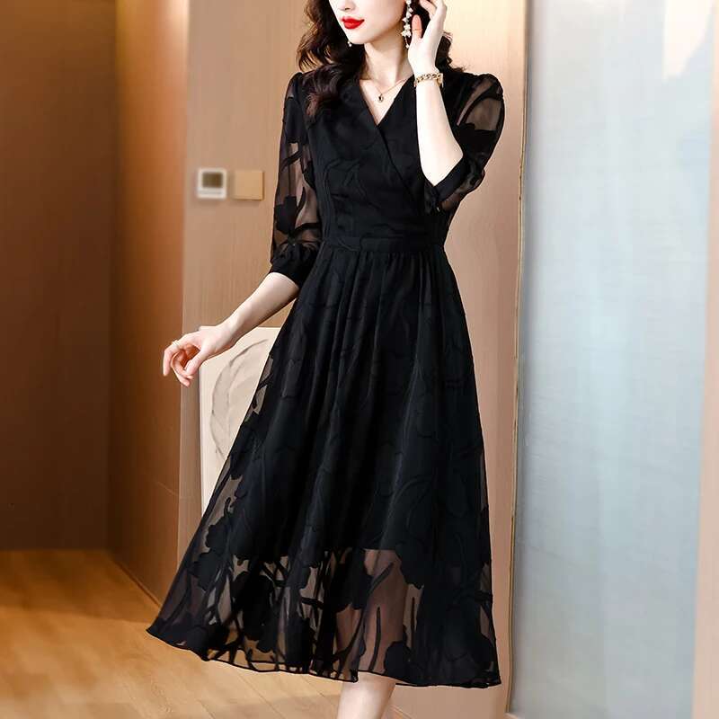 2024 Spring/Summer New Black Silk Short sleeved Dress for Women's Loose Large Solid Color Mesh Spliced V-neck Knee Length Skirt