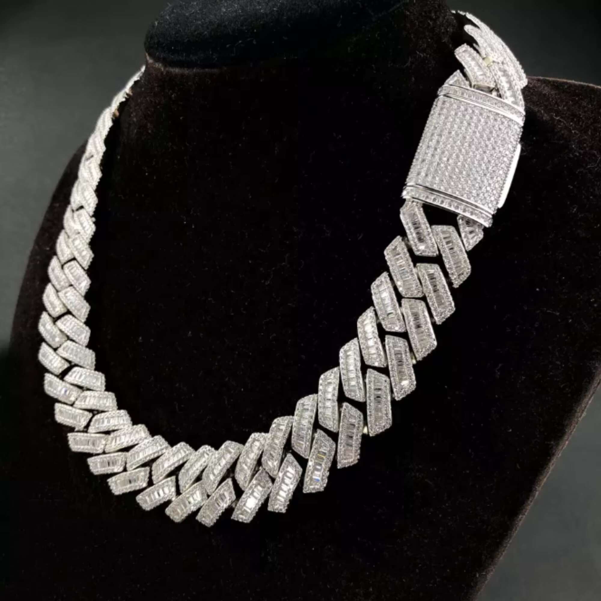 Best Quality Customized 20 mm Cuban Link Moissanite Diamond Chain 925 Sterling Silver Yellow White Gold Diamond Chain