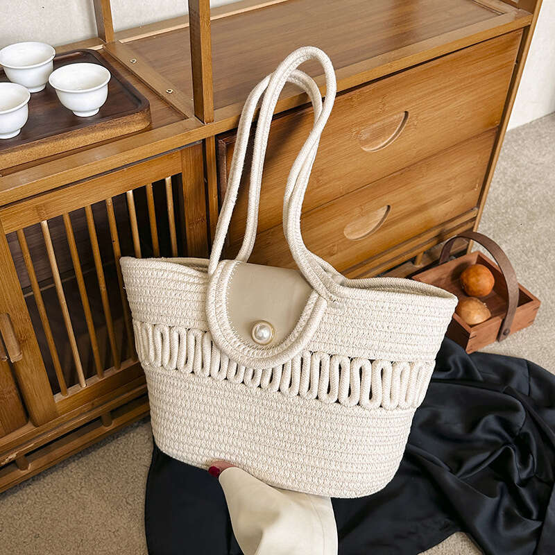 This year's popular minimalist silk scarf travel summer new woven vegetable basket trend hand-held single shoulder underarm women's bag