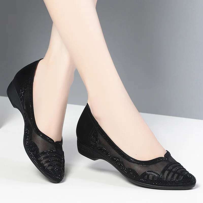 2025 Summer New Breathable Hollow Mesh Designer Fashion High Heels Women's Round Head Soft Leather Sandals Suitable for Office Weddings
