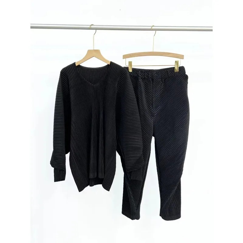 Miyake original pleated pants set for mens springsummer 2025 style solid color loose fit topharem commuting and leisure 250326