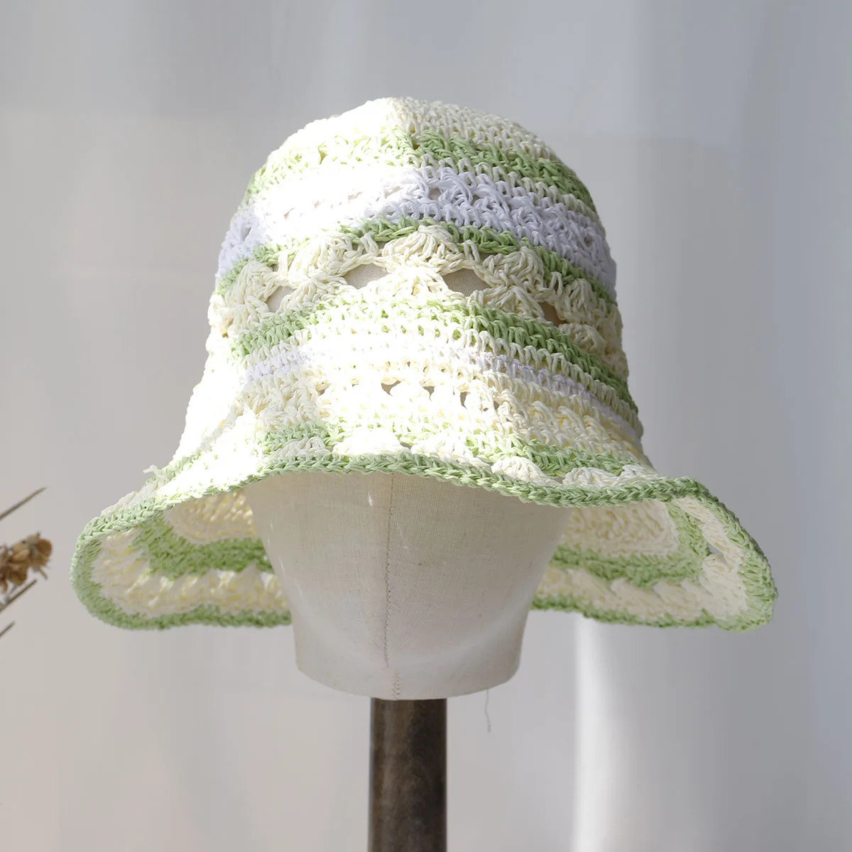 Handmade Rainbow woven womens sunscreen hat summer Japanese straw hat protective fashion breathable hollow beach sun hat 250326