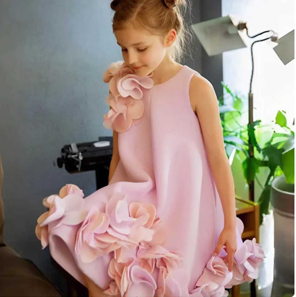 Tiered Unique Flower Girl Dresses for Wedding Point Pricing Girl Dress Knee Length Sleeveless Customization First Communion Dress 2025 W250326