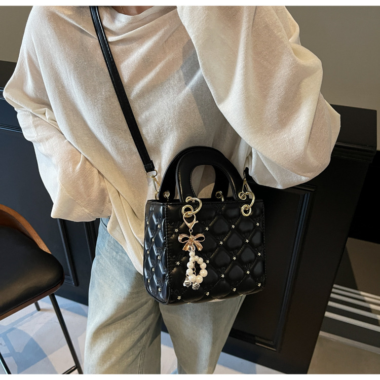 free shipping Small women's small square bag fashion diamond check pearl shoulder crossbody bag 2025s hot