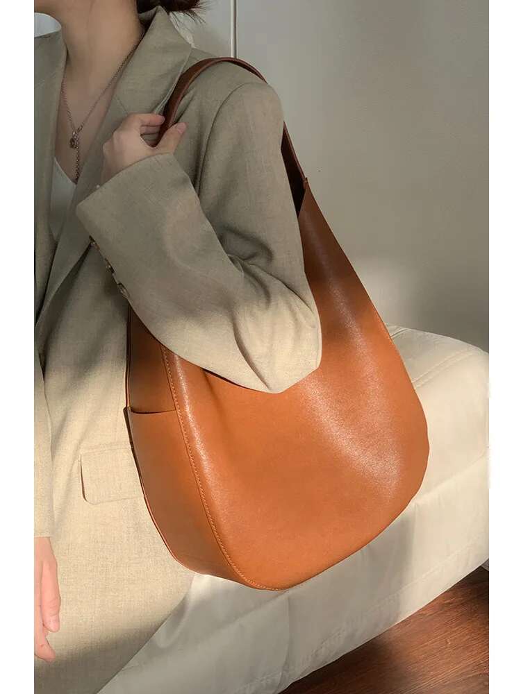 FIRMRANCH Elegant Simple Design Women's Commuter Large Capacity Shoulder Bag Tote High Quality Cowhide Leather Underarm Purse