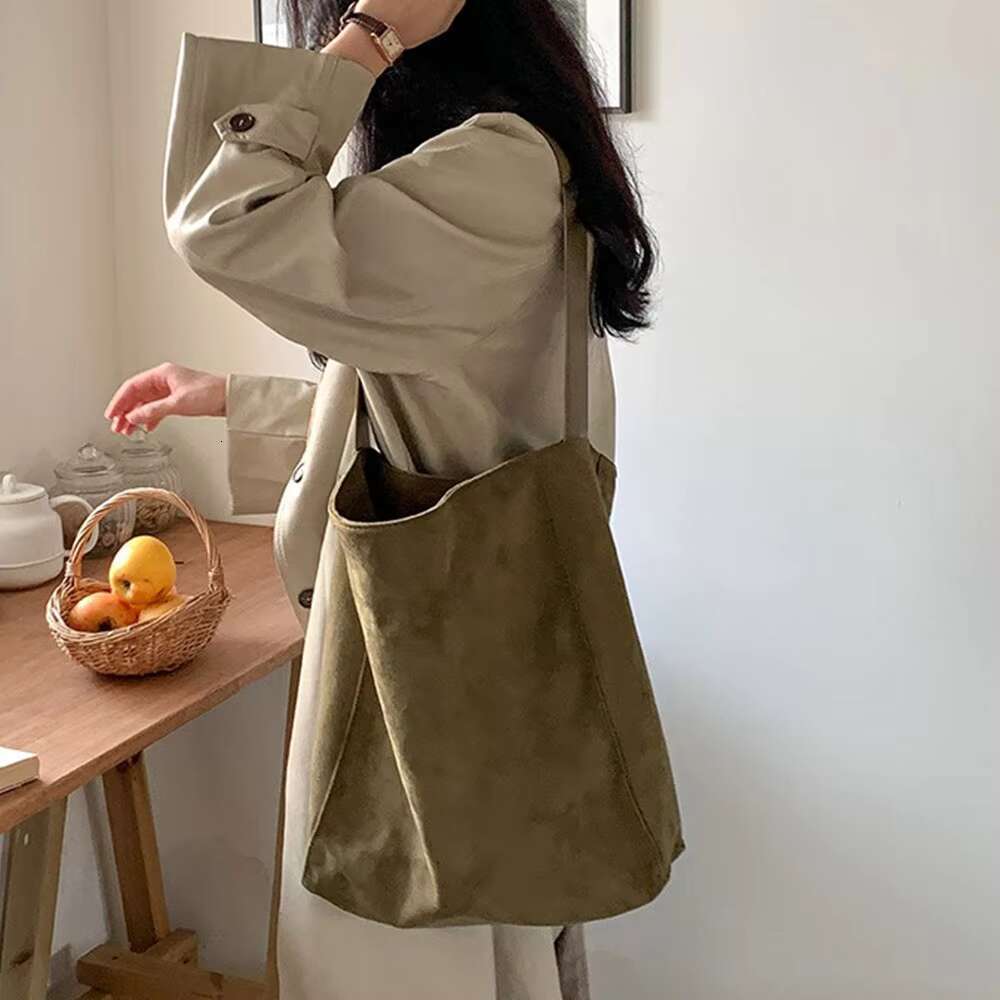 Guangzhou trendy personalized oversized leather bag, women's handbag