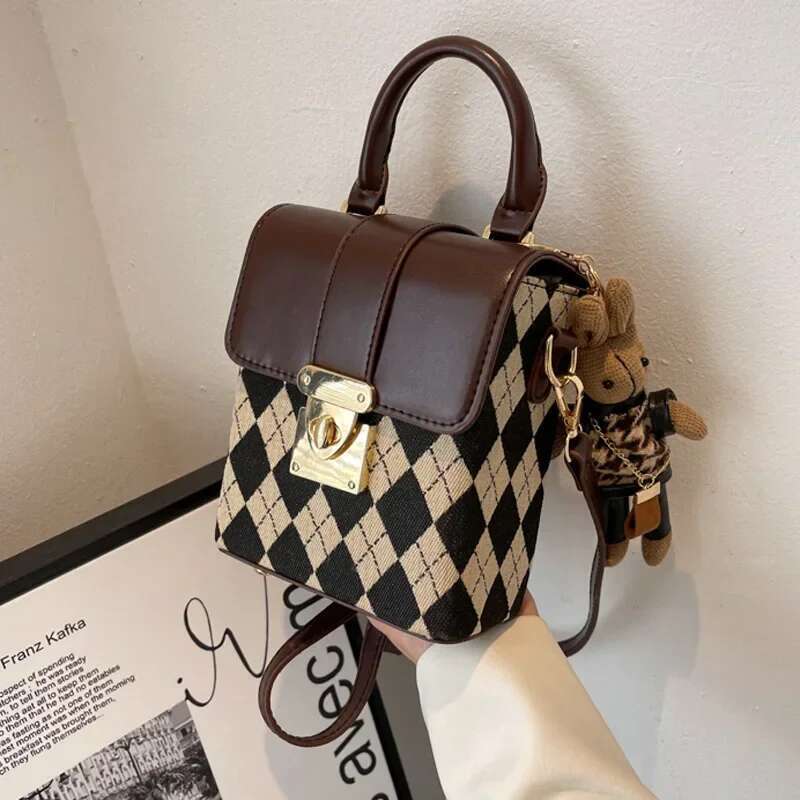 New French Niche Design Women's Popular Internet Celebrity Portable Small Square Adjustable Shoulder Strap Crossbody Bag
