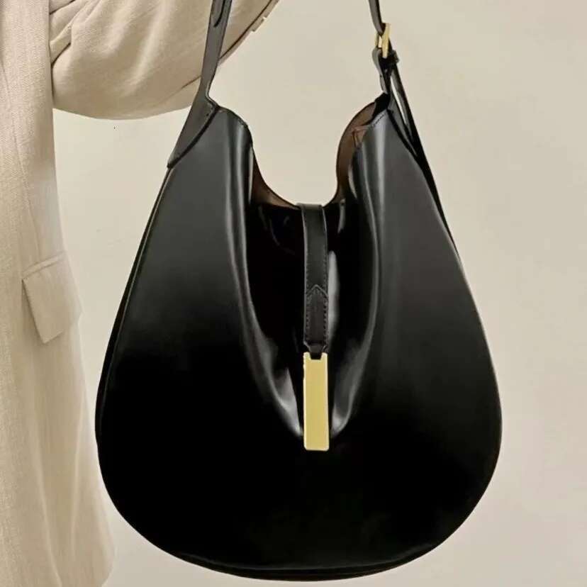Women's New Retro Niche Design, Underarm Fashionable , Versatile Crossbody Bag Soft Leather Minimalist Bucket Bag,