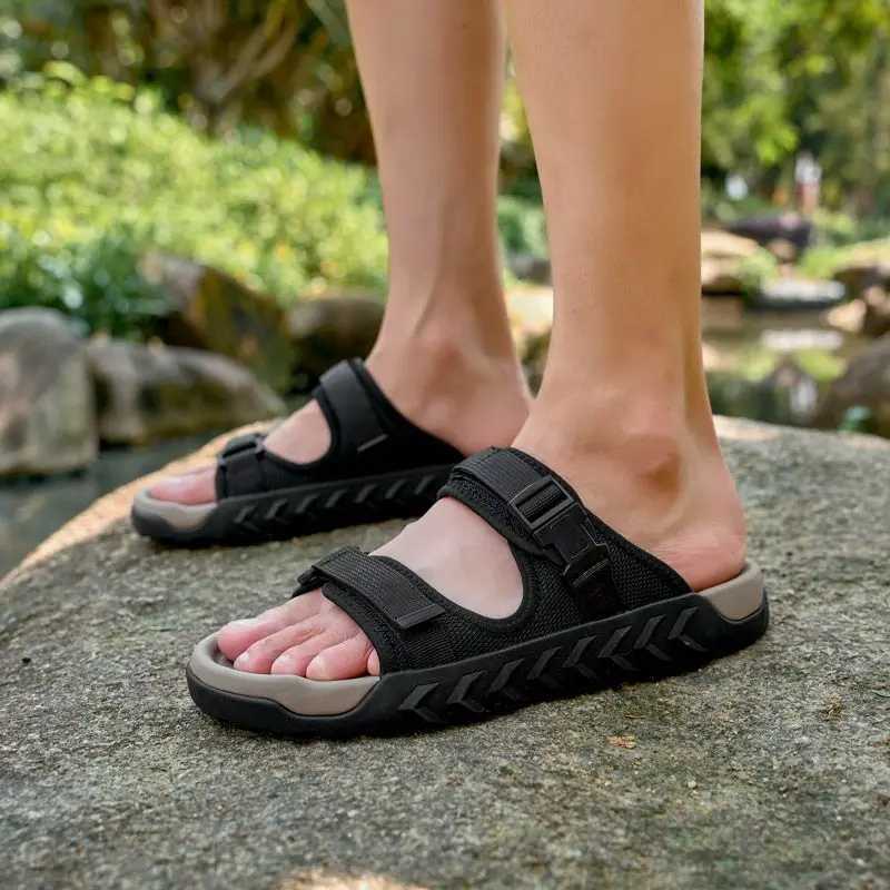 Mens sports slippers outdoor thick soled breathable slippers beach sandals summer casual shoes mens comfortable sandalsXJ250326