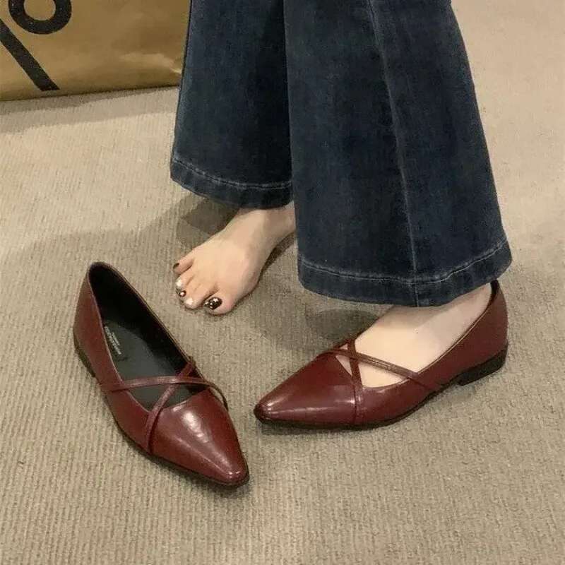 2025 Summer New Cross Belt Women's Pointed Dress Designer Fashion Flat Shoes Women's Red Soft Bottom Ballet Shoes