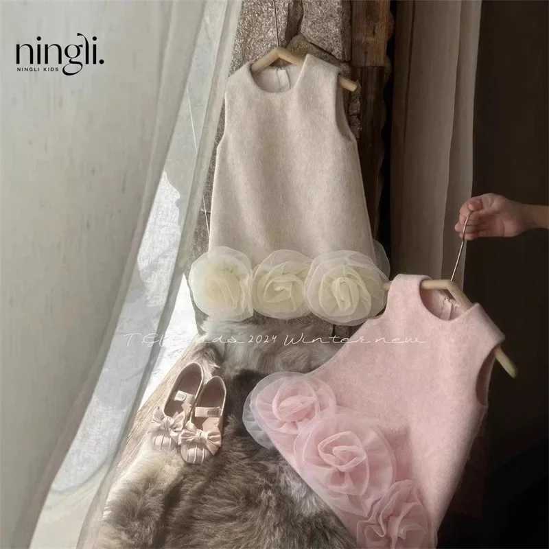South Korean Sle fashion girls vest skiing 2025 autumn and winter new childrens Christmas and New Year coarse tweed skiing big flower dress W250326
