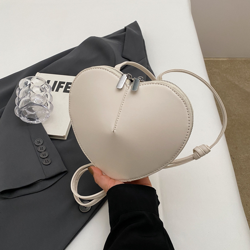 free shipping women's underarm bag Autumn and winter fashion love small square bag single shoulder diagonal bag 2025s hot