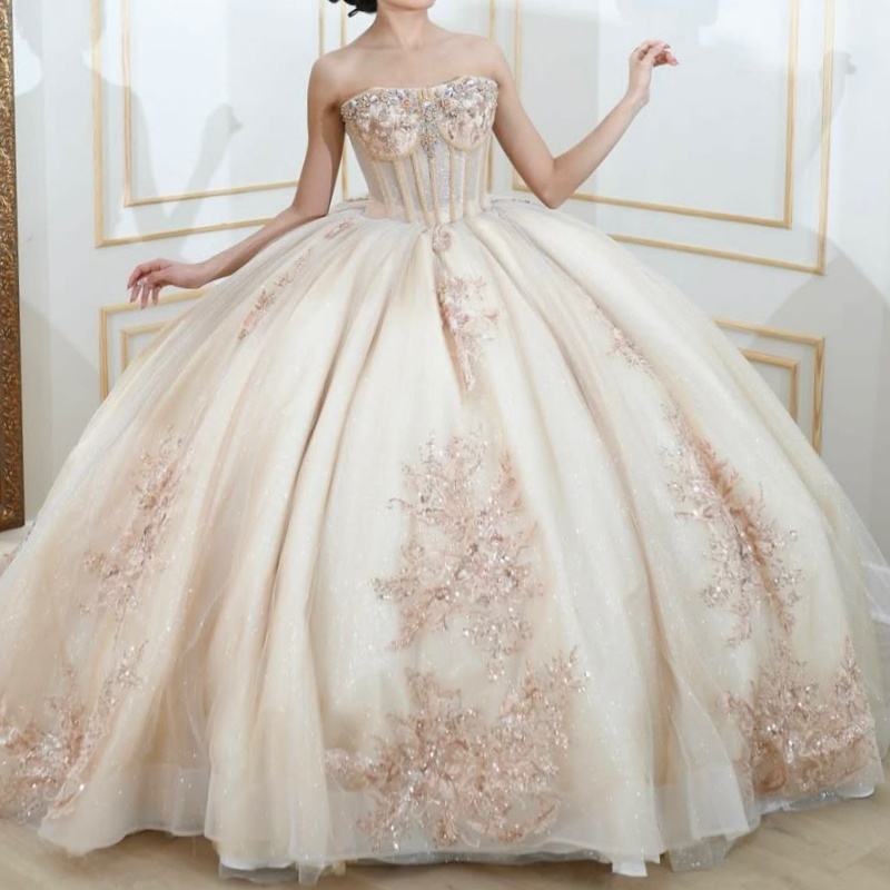 Light Champagne Shiny Quinceanera Dresses Off Shoulder Ball Gown Sweet 16 Dress Beads Appliques Birthday Party Vestidos De 15 Anos