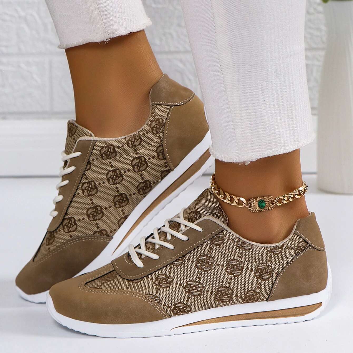 Designer Shoes 2025 Spring And Autumn Light Luxury Fashion Outdoor Multi Functional Women's Sports Shoes Casual Comfortable Lace Up Women's 