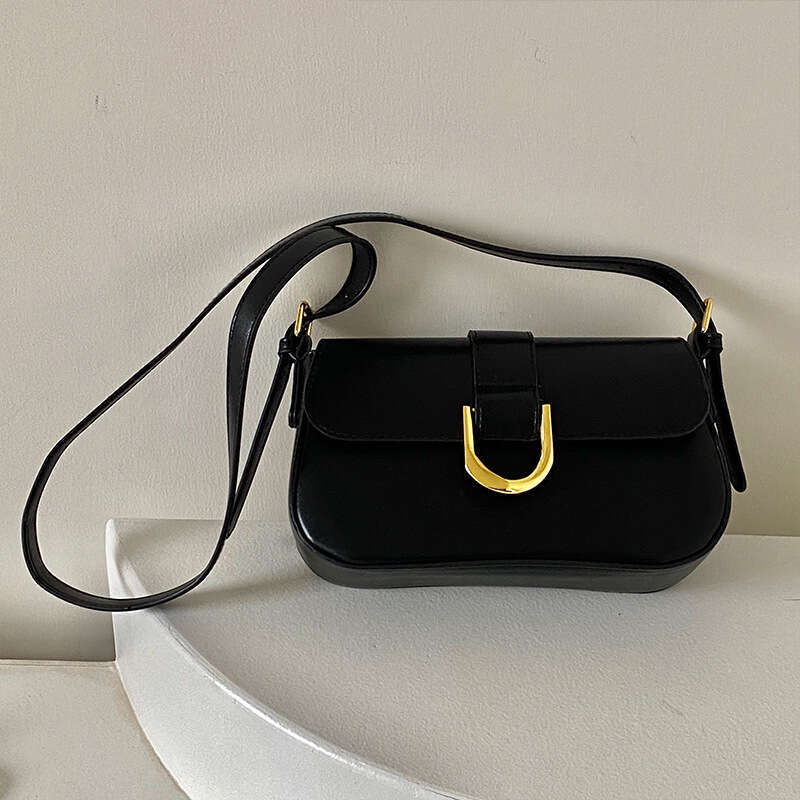 High end for women with wine red horseshoe buckle, fashionable hand-held underarm bag, single shoulder crossbody bag