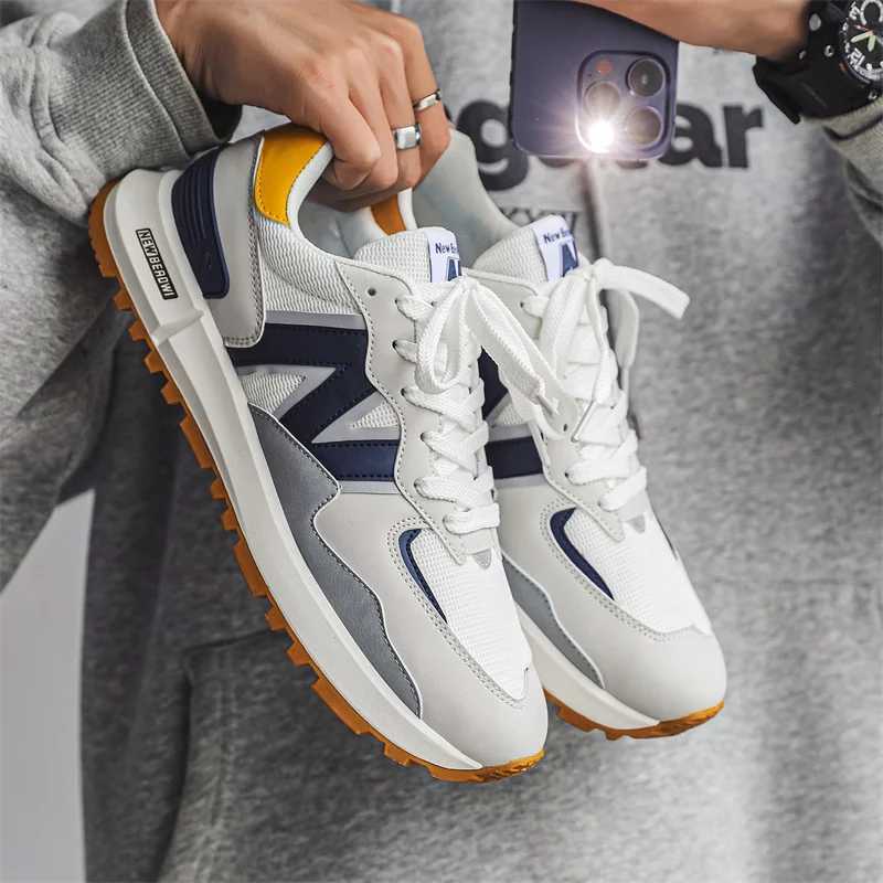 Mens Four Seasons Couple Sports Running Shoes Womens Breathable Board Shoes Fashion Mesh Outdoor High Quality Classic Sports Shoes Y250325
