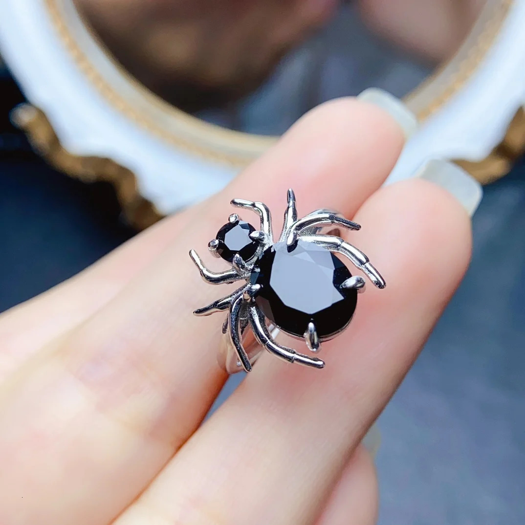 FS Fashion Real S925 Pure Silver 8 * 10 Natural Black Spinel Spider Ring with Certification Womens Exquisite Charm Jewelry 250322