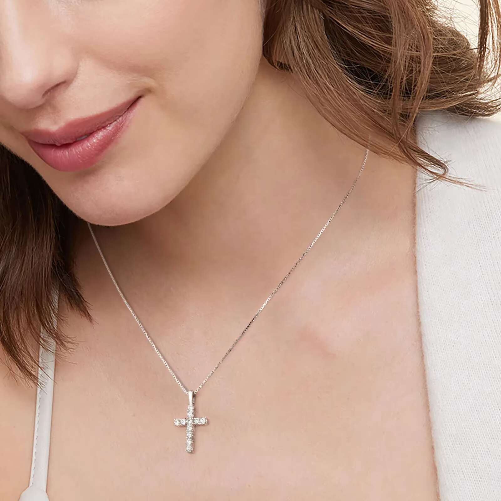 925 Sterling Silver Diamond Crucifix Pendant 14K White Gold Iced Out Jesus Christian Jewelry Moissanite Cross Necklace for Women