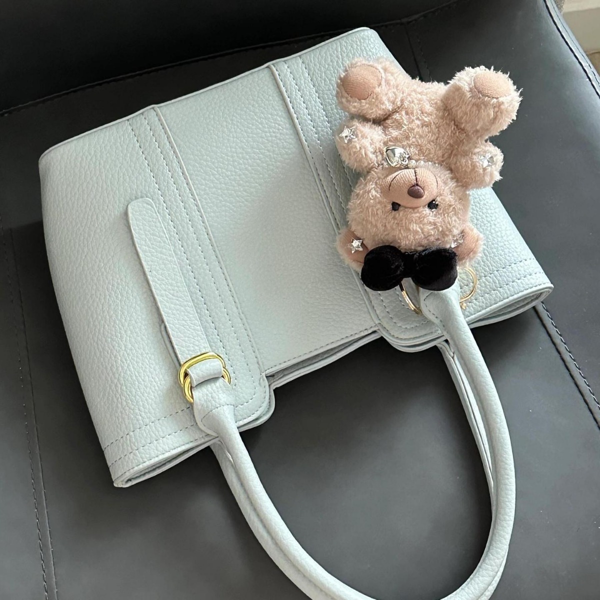 2025S Fashion Designer Handbag For Ladies New Niche Texture Shoulder High End Sensory Communication Crossbody Bag Simple Bucket Bag