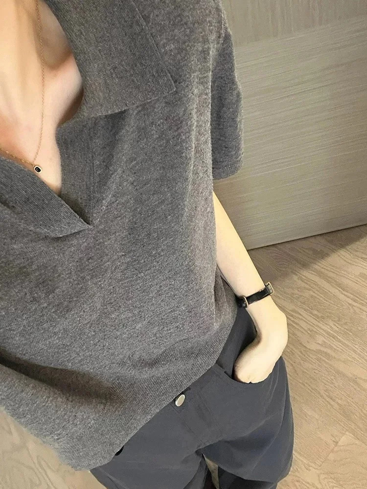 Fashionable minimalist polo neck thin wool short sleeved knitted sweater suitable for womens summer loose casual collar wool T-shirt 250321