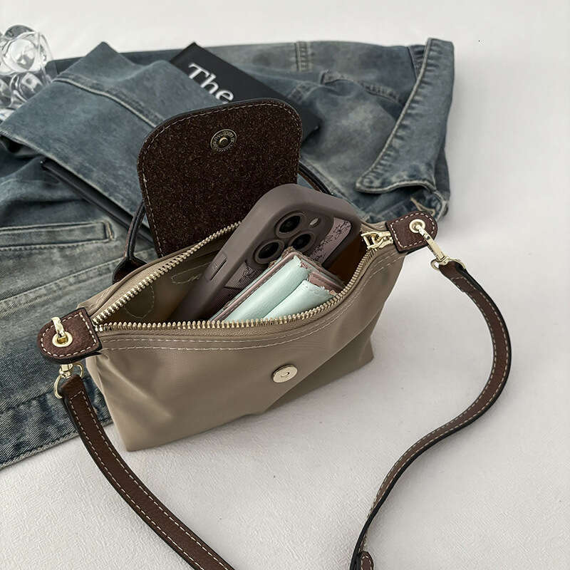 Fashionable and Versatile 2024 Spring/Summer Women's Bag Single Shoulder Crossbody Handheld High end Nylon Dumpling Bun