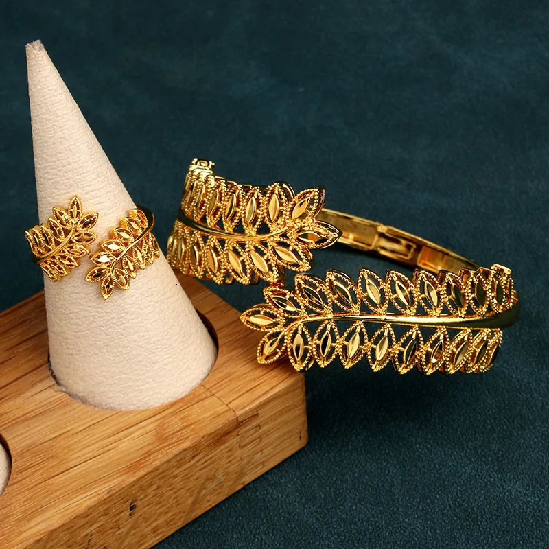 Copper Plating Gold Bracelet Ring Saudi Trendy Bangle Bracelet for Bridal Leaves Cuff Bracelet Arabic Jewelry 250325