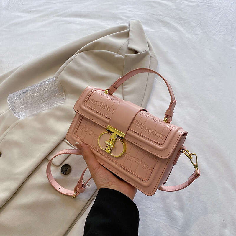 High quality solid color portable box for spring and summer 2023, niche light luxury single shoulder crossbody small square bag