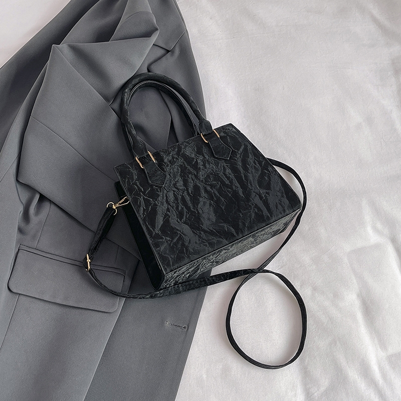 Hot selling fashion niche design folding small square handbag vintage fashion texture single shoulder crossbody bag